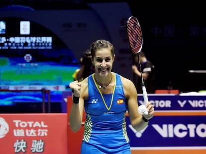 Carolina Marín celebra su victoria en la final del Abierto de China.