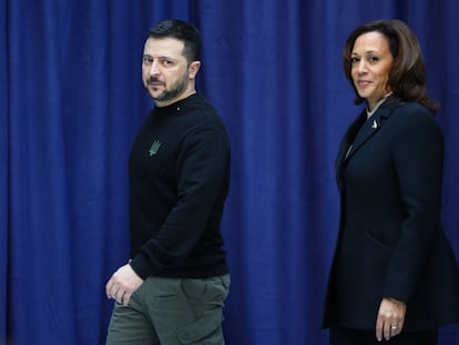 Kamala Harris y Zelenski en la Conferencia de Seguridad de Múnich.