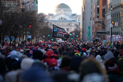 Seguidores de Donald Trump esperan en las calles aleda?as al Capitolio su toma de posesin, el 20 de enero de 2025 en Washington, D.C. 