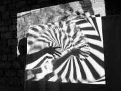 b 35905 (19/Jul/00) -color- Festival de Audiovisuales y nuevas tecnologias (VIDEA), en La Capella (c/hospital 56) - Foto: Manolo S.Urbano