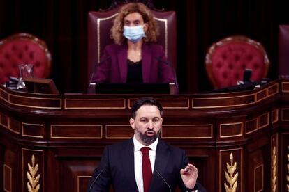 Santiago Abascal, líder de Vox, en un momento de su intervención en la tribuna de oradores durante la moción de censura al Gobierno.