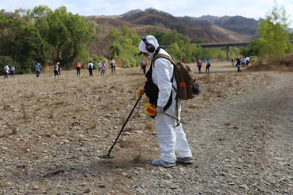 Un buscador de fosas en MIchoacán, hace unas semanas.