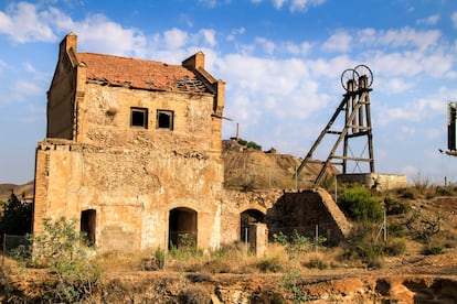Ruinas de una antigua explotación minera en el municipio de La Unión (Región de Murcia).