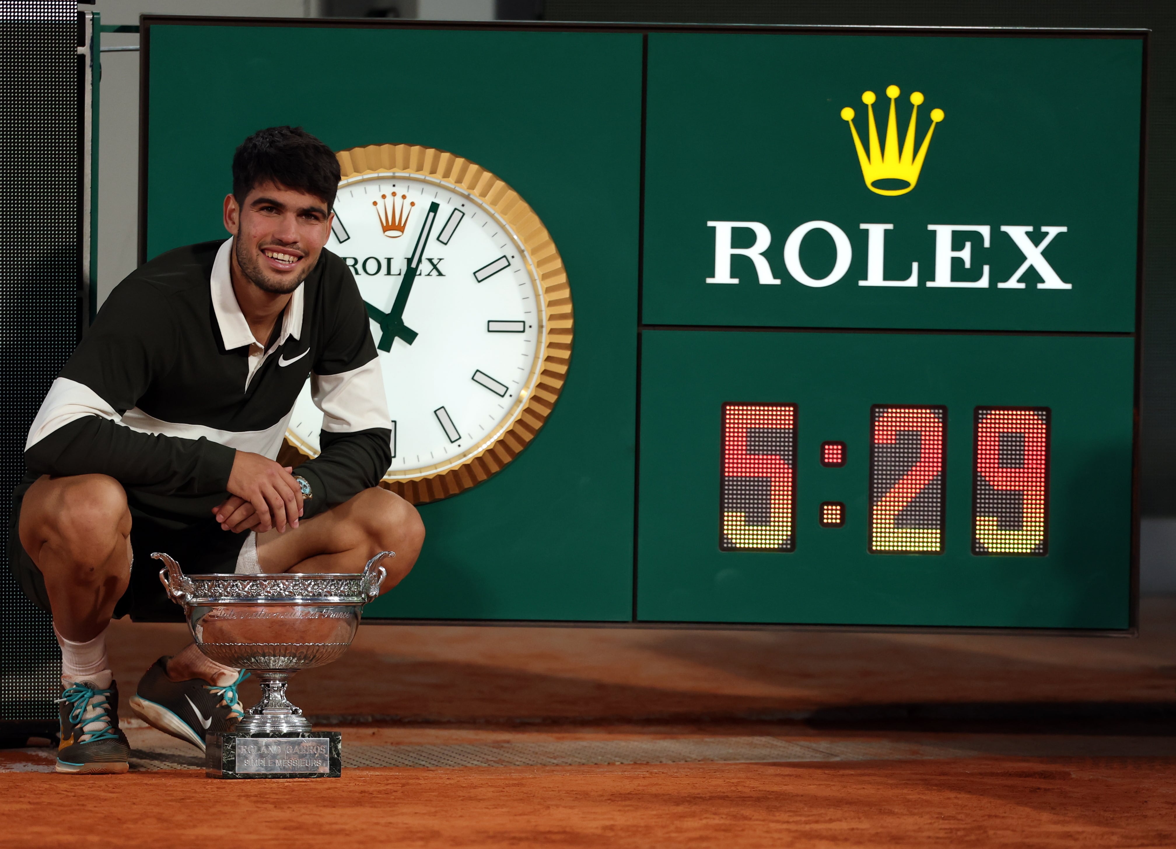 Sinner – Alcaraz, la final de Roland Garros en directo | Alcaraz: “Este trofeo es muy especial. Tengo ganas de llegar aquí año tras año” Publicado por Deportes en EL PAÍS
