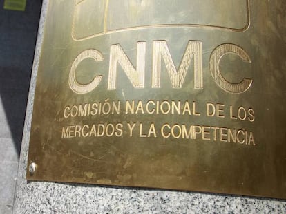 La CNMC quiere poner coto a los números 902 y fijar precios máximos