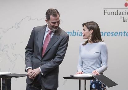 Los Reyes, durante la entrega de becas postgrado en el extranjero de la Fundación La Caixa.