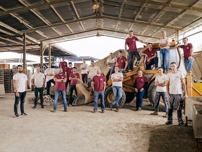 El equipo artístico y logístico de Todobarro.