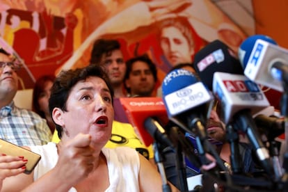 La excandidata Beatriz Sánchez en una conferencia de prensa en Santiago.