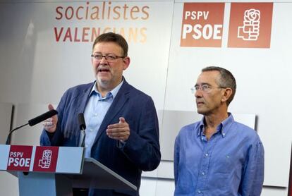 El secretario general del PSPV, Ximo Puig, y el portavoz parlamentario, Antonio Torres.