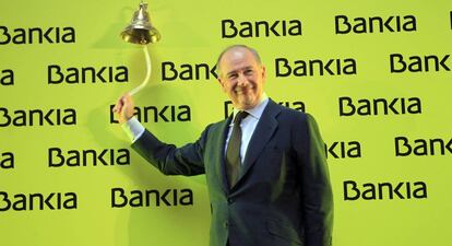 Rodrigo Rato toca la campana el 20 de julio de 2011 cuando Bankia salió a Bolsa.