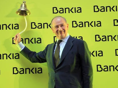 Rodrigo Rato toca la campana el 20 de julio de 2011 cuando Bankia salió a Bolsa. 