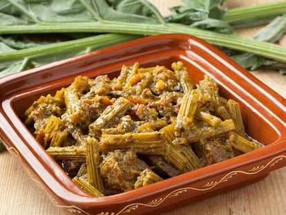 Tajine de carne y cardo.