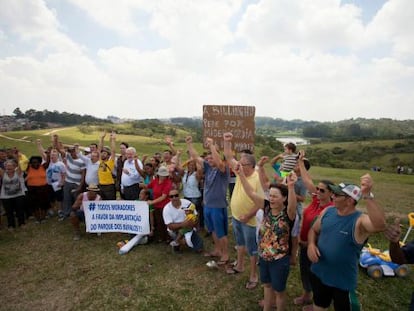 Moradores da regi&atilde;o criam resist&ecirc;ncia &agrave; constru&ccedil;&atilde;o no parque. 