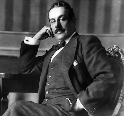 El compositor de ópera italiano, Puccini, nació en 1858 y falleció en 1924.