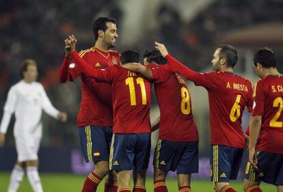 Los jugadores de la selección celebran uno de los goles ante Bielorrusia