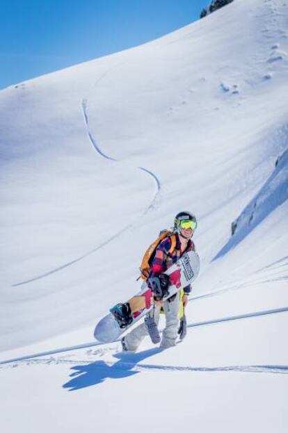 Una 'rider' de 'snow' en Formigal-Panticosa (Huesca).