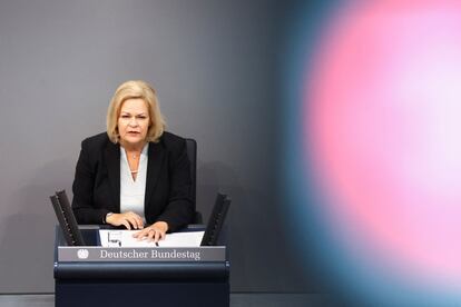 Nancy Faeser, ministra del Interior de Alemania, en el Parlamento del país, en Berlín, el 12 de septiembre.