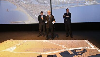 El exalcalde de Barcelona, Xavier Trias, en la inauguraci&oacute;n de la muestra.