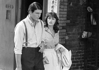 Margot Kidder y Christopher Reeve durante el rodaje de 'Superman', el 8 de julio de 1977.