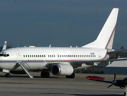 La fotografía del Boeing 737 con matrícula N313P, en el aeropuerto de Palma el 23 de enero de 2004, que dio la pista sobre vuelos de la CIA.