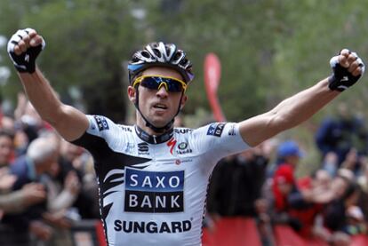 Contador cruza la meta primero en la segunda etapa de la Vuelta a Murcia