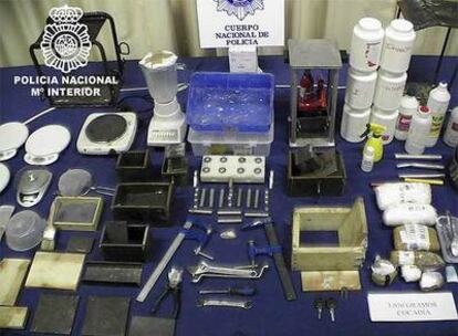 Parte del material incautado por la Policía Nacional en una operación antidroga en Madrid.