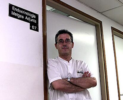 El endocrinólogo Ignasi Conget, en las instalaciones del hospital Clínic.