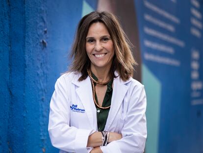 Begoña Benito, directora del Vall d’Hebron Instituto de Investigación, en las instalaciones del campus científico en Barcelona.