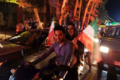 Celebración del acuerdo nuclear alcanzado en Teherán, Irán. Los ciudadanos anhelan integrarse en la comunidad internacional y sentir los beneficios del levantamiento de las sanciones.