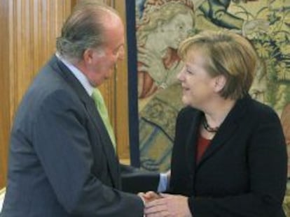 El Rey Juan Carlos y la canciller alemana Angela Merkel.