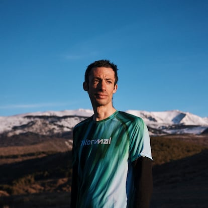 13/02/2024 - Reportaje / Perfil con Kílian Jornet, deportista español de montaña, en Pirineos - ©Jacobo Medrano ----PIEFOTO---- “Lo que persigo no es el dolor en sí mismo, sino una experiencia a la que llegas a través del dolor”, dice Jornet.
