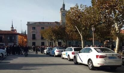 Más de 400 taxistas se han concentrado en la plaza de Cervantes en recuerdo de José Luis.