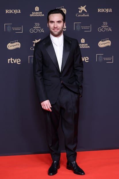 GRANADA, SPAIN - FEBRUARY 08: Ricardo Gómez attends the red carpet during Goya Cinema Awards 2025 at the Granada Conference & Exhibition Centre on February 08, 2025 in Granada, Spain. (Photo by Pablo Cuadra/Getty Images)