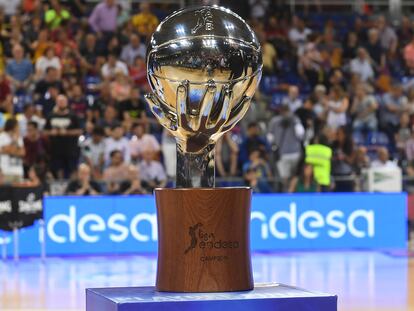 Trofeo de campeón de la Liga ACB