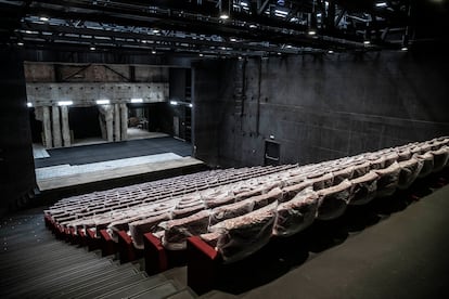 La sala de teatro de estilo italiano de la Nave de Daoíz y Velarde.