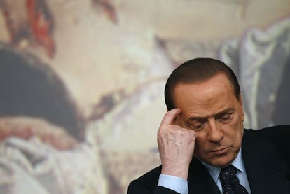 El primer ministro italiano, Silvio Berlusconi, ayer durante una conferencia de prensa en Roma.