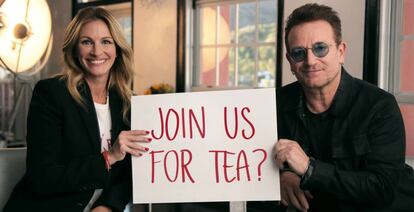 A atriz Julia Roberts e o cantor Bono, em um projeto solidário da Omaze.