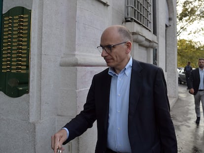 Enrico Letta a la entrada de su casa, en Roma, el pasado 26 de septiembre.