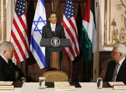 De izquierda a derecha, Benjamín Netanyahu, Barack Obama y Mahmud Abbas, ayer en Nueva York.