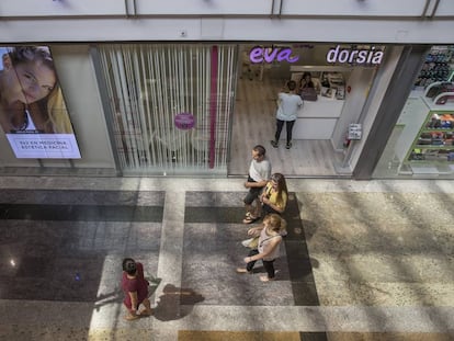 Fachada de una clínica Eva en un centro comercial de Madrid.