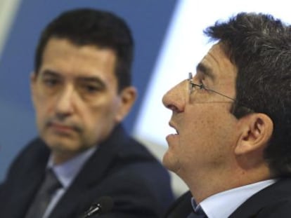 El economista jefe del Grupo BBVA, Jorge Sicilia, en primer plano, y el economista jefe de Econom&iacute;as Desarrolladas de BBVA Research, Rafael Dom&eacute;nech.