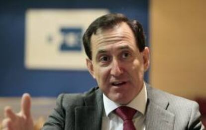 El presidente de seguros Mapfre, Antonio Huertas, durante una entrevista con Efe en la que explicó su visión de la crisis económica y aportó algunas propuestas para que España abandone la recesión.