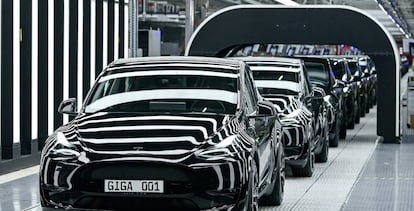 Coches Model Y en la inauguración de la gigafactoría de Tesla en Gruenheide (Alemania), en marzo de 2022.