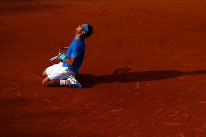 "Gracias a la vida", ha declarado Rafael Nadal tras ganar su sexta final en parís. El español se ha impuesto por 7-5, 7-6, 5-7 y 6-1.