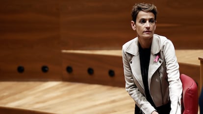 La presidenta del Gobierno de Navarra, María Chivite, en un pleno del Parlamento foral.