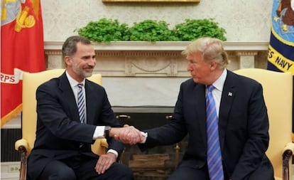El rey Felipe VI con el presidente estadounidense, Donald Trump, en la visita a la Casa Blanca de junio de 2018.
