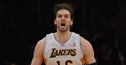 Pau Gasol durante el partido contra los Mavericks.