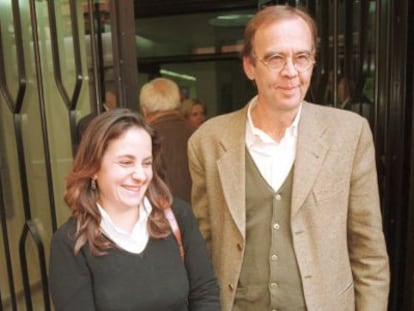 Resurrecci&oacute;n Galera, con su esposo, Johanes Romes, en 2001.
