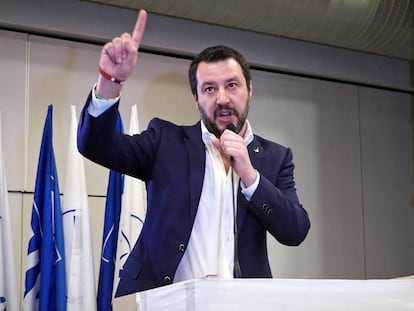 Matteo Salvini, l&iacute;dera de La Liga, ayer durante un mitin.