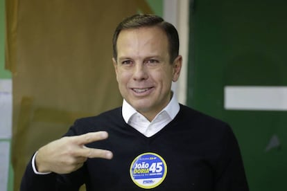 O prefeito eleito de São Paulo pelo PSDB, João Doria, ao votar no domingo.